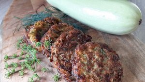 Chiftele de dovlecei cu branza